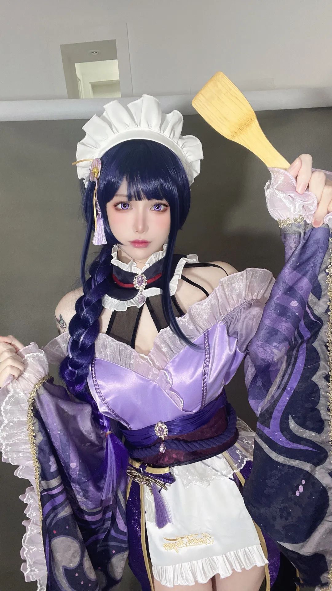 原神cos：白丝+修女服，甘雨涩气拉满！女仆雷神让玩家狂喜！赛车服申鹤太顶了！