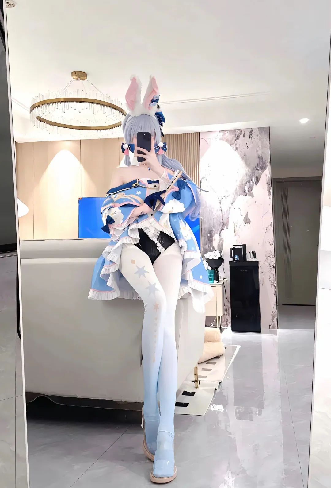 原神cos：黑丝+高跟，赛车服申鹤太顶了！白丝泳装刻晴，兔女郎甘雨绫华让玩家狂喜！