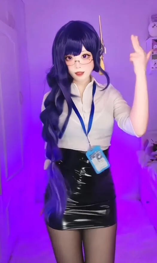 原神cos：白丝+修女装，甘雨太顶了！制服秘书雷神，JK胡桃绫华美爆了！