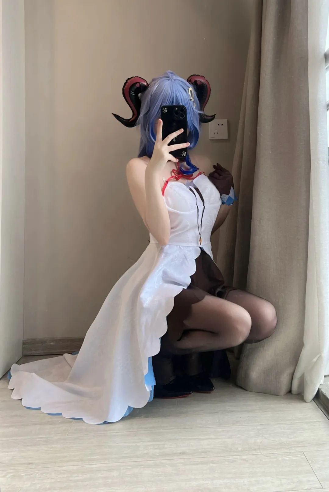 原神cos：黑丝+双马尾，女仆刻晴太美了！泳装绫华，制服OL雷神，女仆甘雨让人狂喜！
