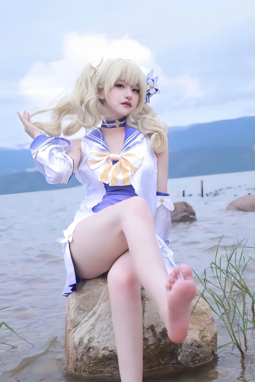 原神cos：女仆甘雨一脸娇羞！泳装心海太美了！抹胸装申鹤太御了，女仆宵宫，泳装芭芭拉我爱了！