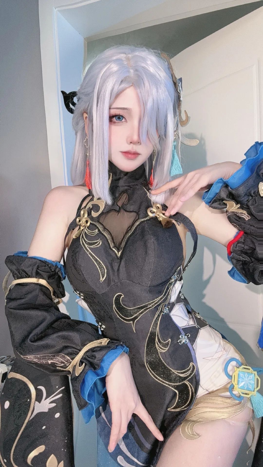 原神cos：黑丝+制服，OL刻晴果然御！抹胸吊带申鹤太顶了！女仆甘雨+雷神我爱了！