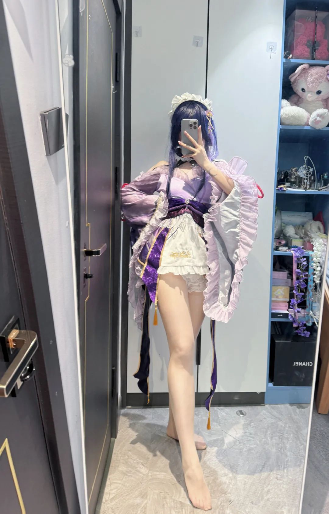 原神cos：裸足+女仆装，雷神太可爱了！红色旗袍申鹤，白丝女仆神子，刻晴甘雨黑丝皮裤让人狂喜！