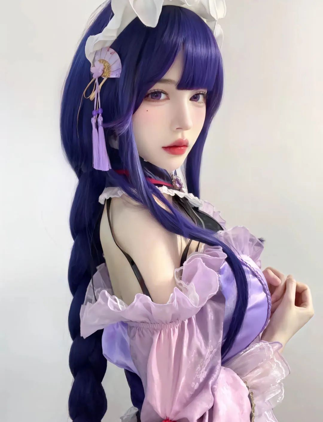 原神cos：白丝+女仆，雷神可爱爆了！泳装神子申鹤让人狂喜！白丝修女服甘雨，JK荧妹谁见过？