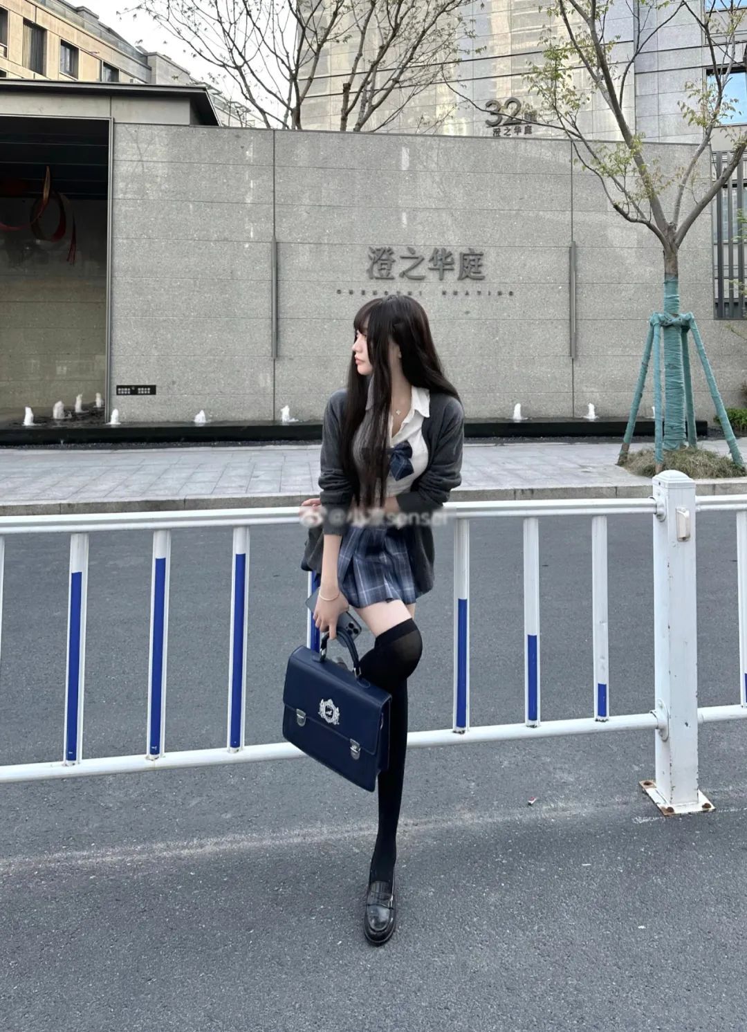 原神cos：黑丝+皮裤，兔女郎甘雨太乖了！黑丝制服雷神！双马尾女仆莫娜我爱了！车模申鹤太顶级了！