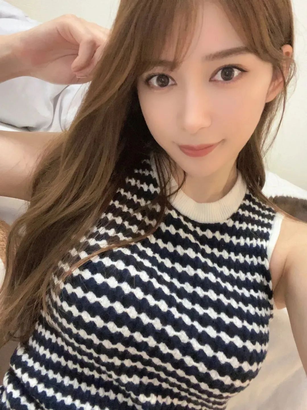 雪平莉左写真及INS图片集，日本模特赛车皇后