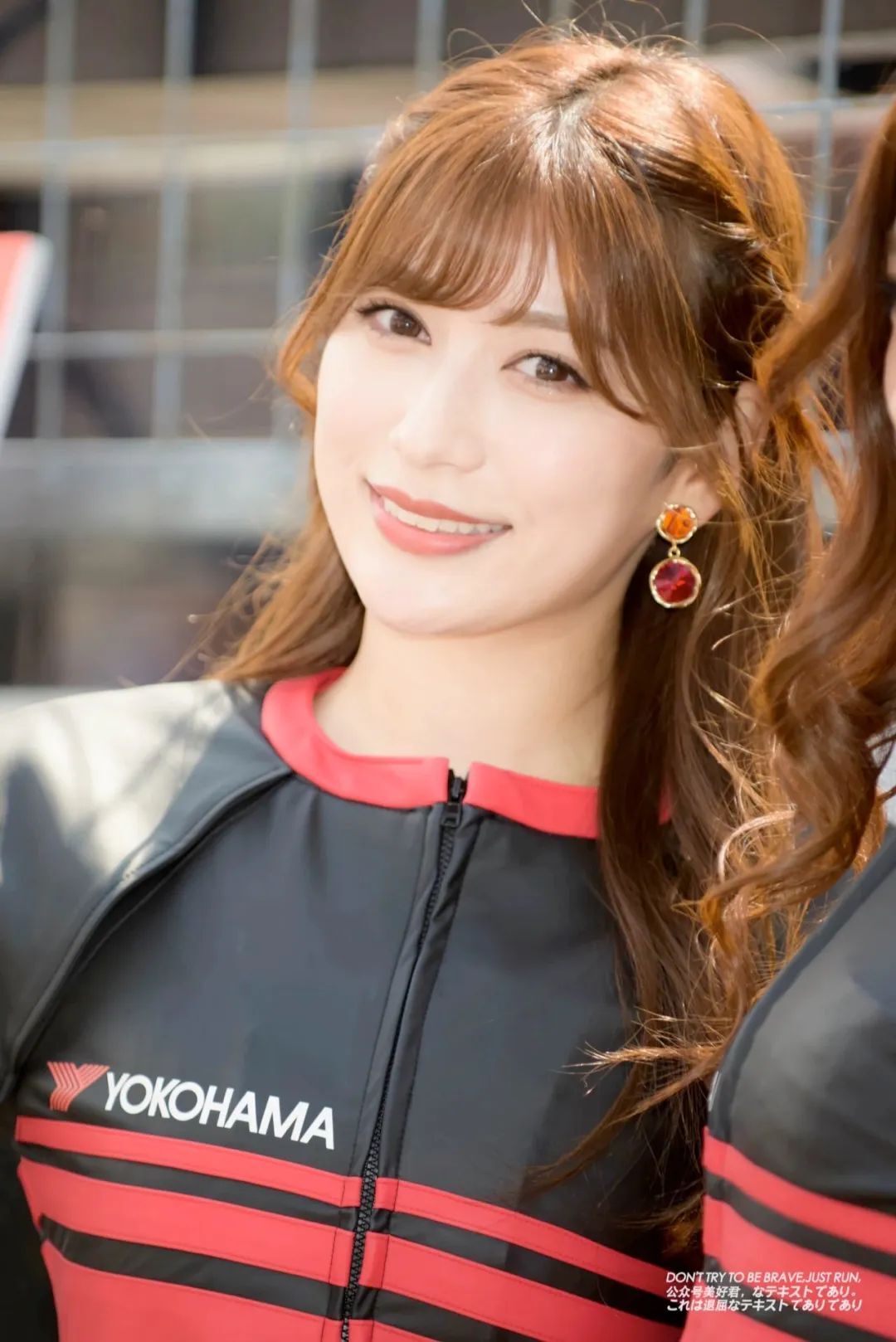 雪平莉左写真及INS图片集，日本模特赛车皇后