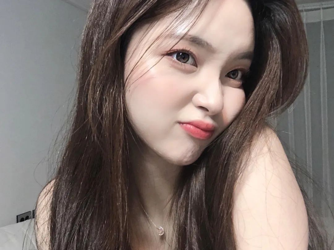 INS美女 | 韩国网红模特金娜熙，仙气知性