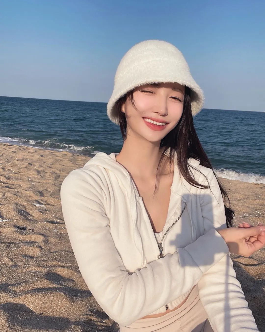 INS美女 | 韩国普拉提教练yetto，精致面容的性感健身模特