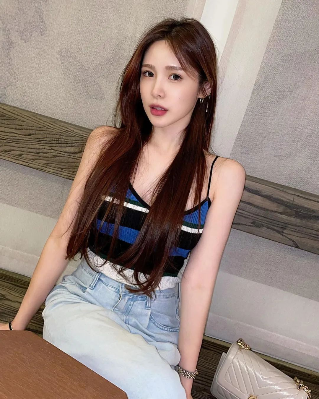 INS美女 | 韩国模特大赛冠军选手，长相和身材都属完美