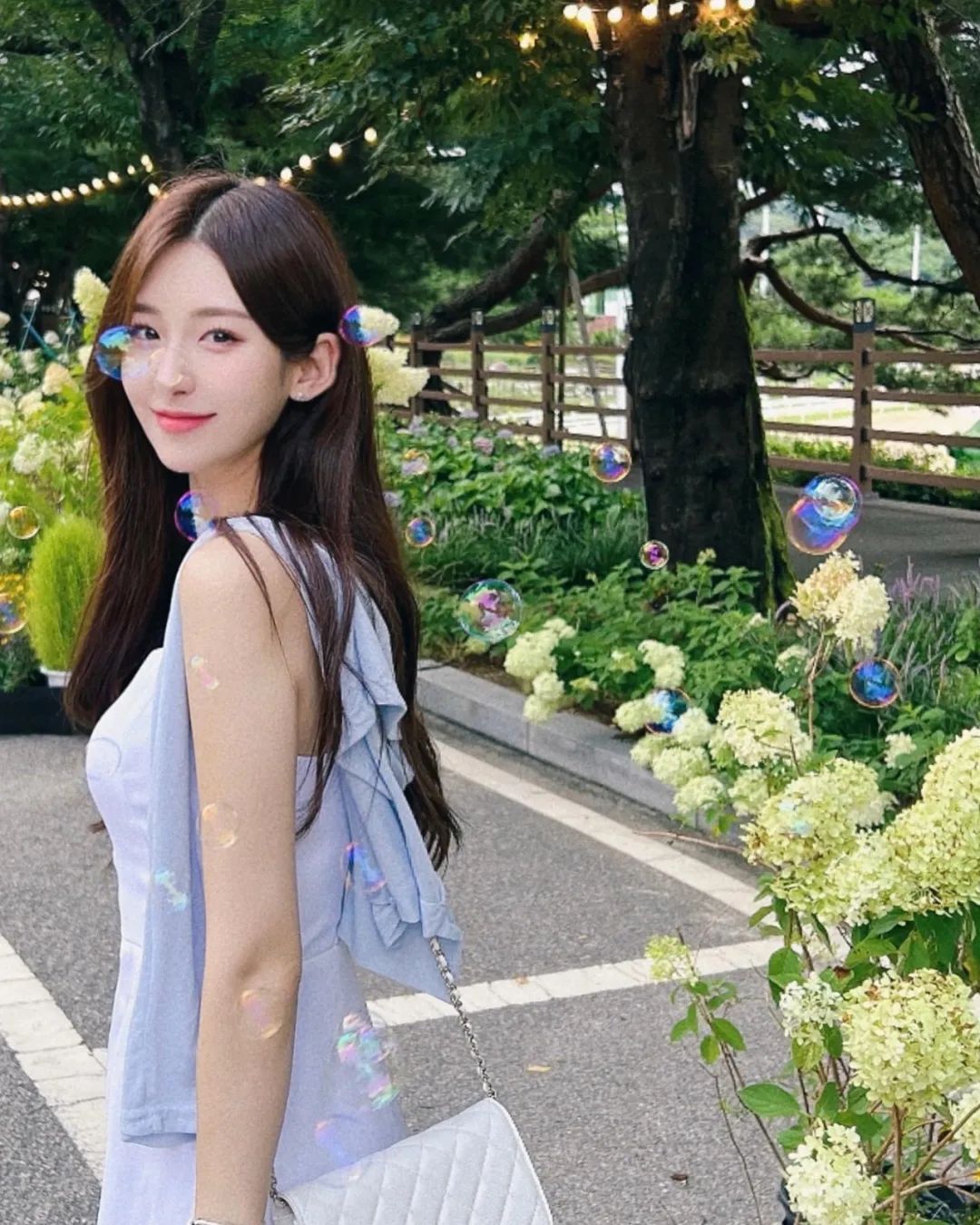 韩国网红模特hyoppeu，高颜值火辣身材，可甜可御的女老板