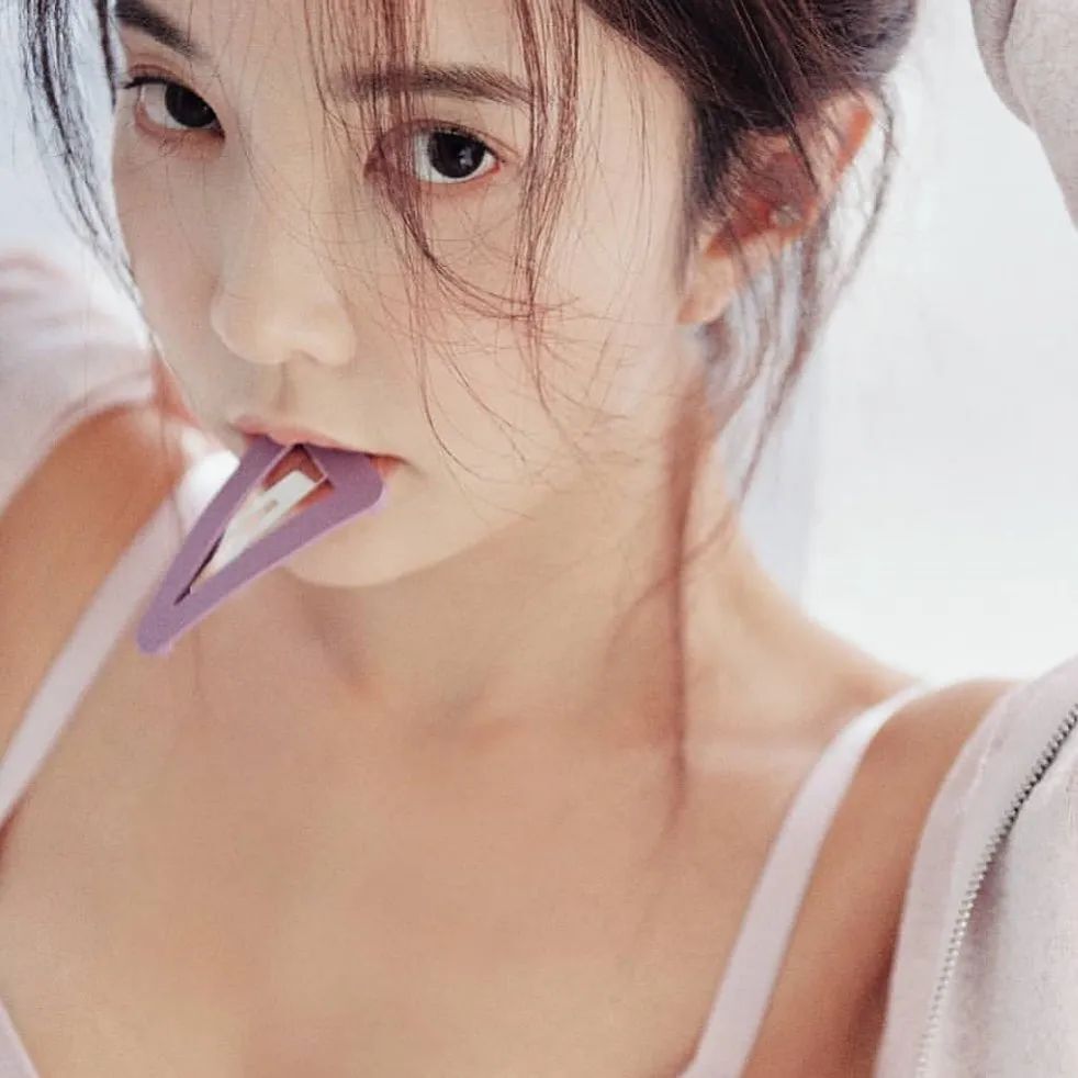 韩国甜辣风模特朴洙妍，珠圆玉润的泳装代言人