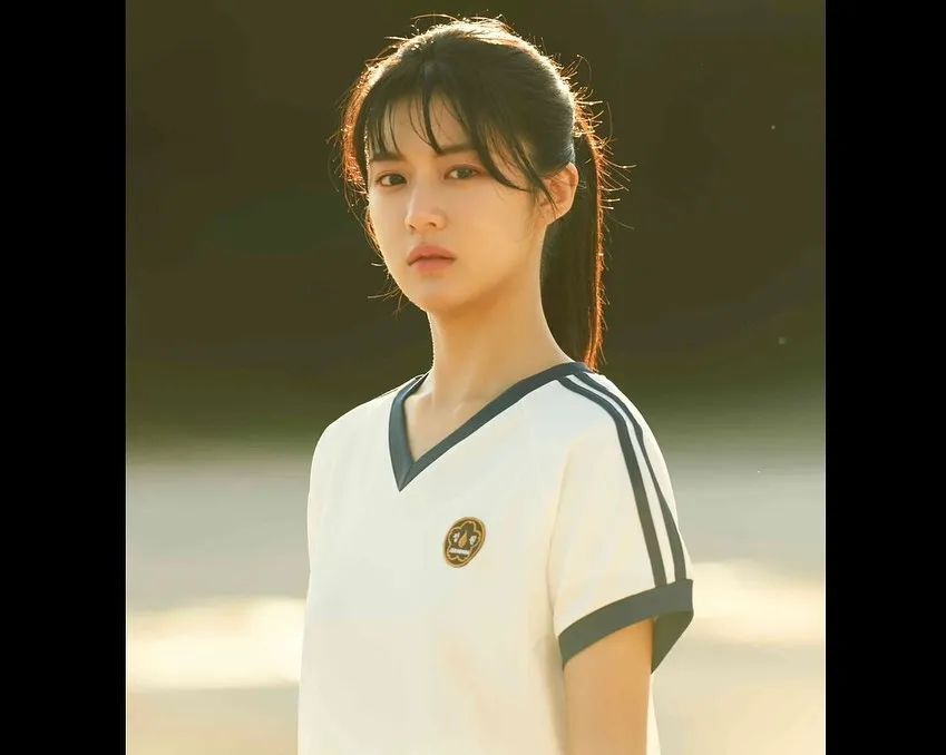 高允贞INS更新， 韩国“整形模板”的清冷系美女