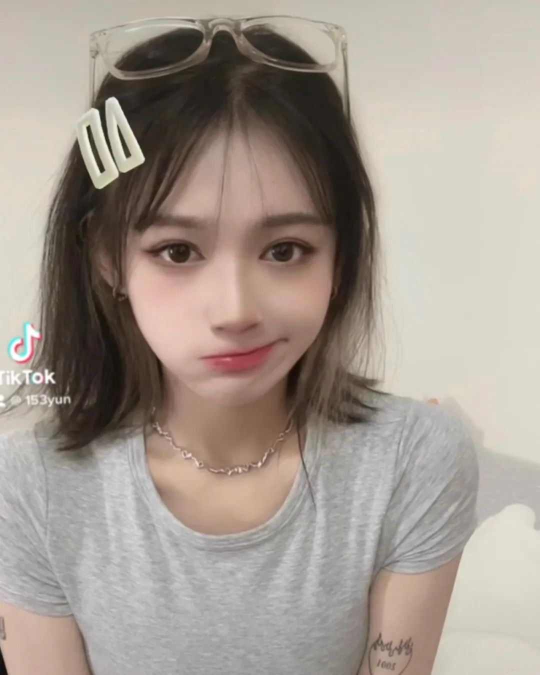 台湾纯欲风内衣模特，穿麦当劳比基尼的小姐姐