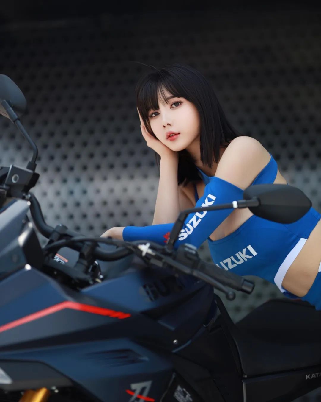 韩国第一车模宋姝儿，性感火辣 热爱COSPLAY