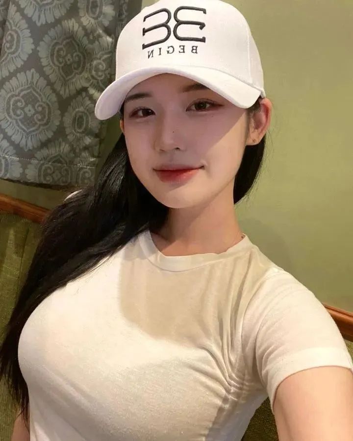 [仙女集]一双明月贴胸前，紫禁葡萄碧玉圆