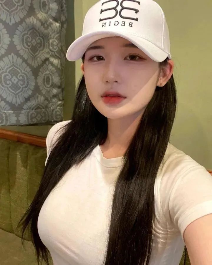 [仙女集]一双明月贴胸前，紫禁葡萄碧玉圆