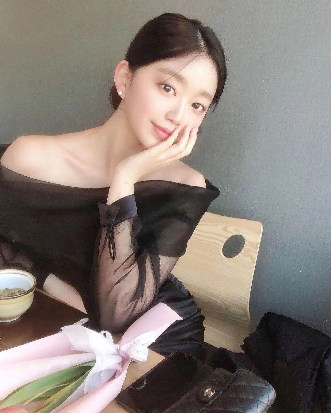 [仙女集]柳腰年纪好邵华，春盎双峰玉有芽
