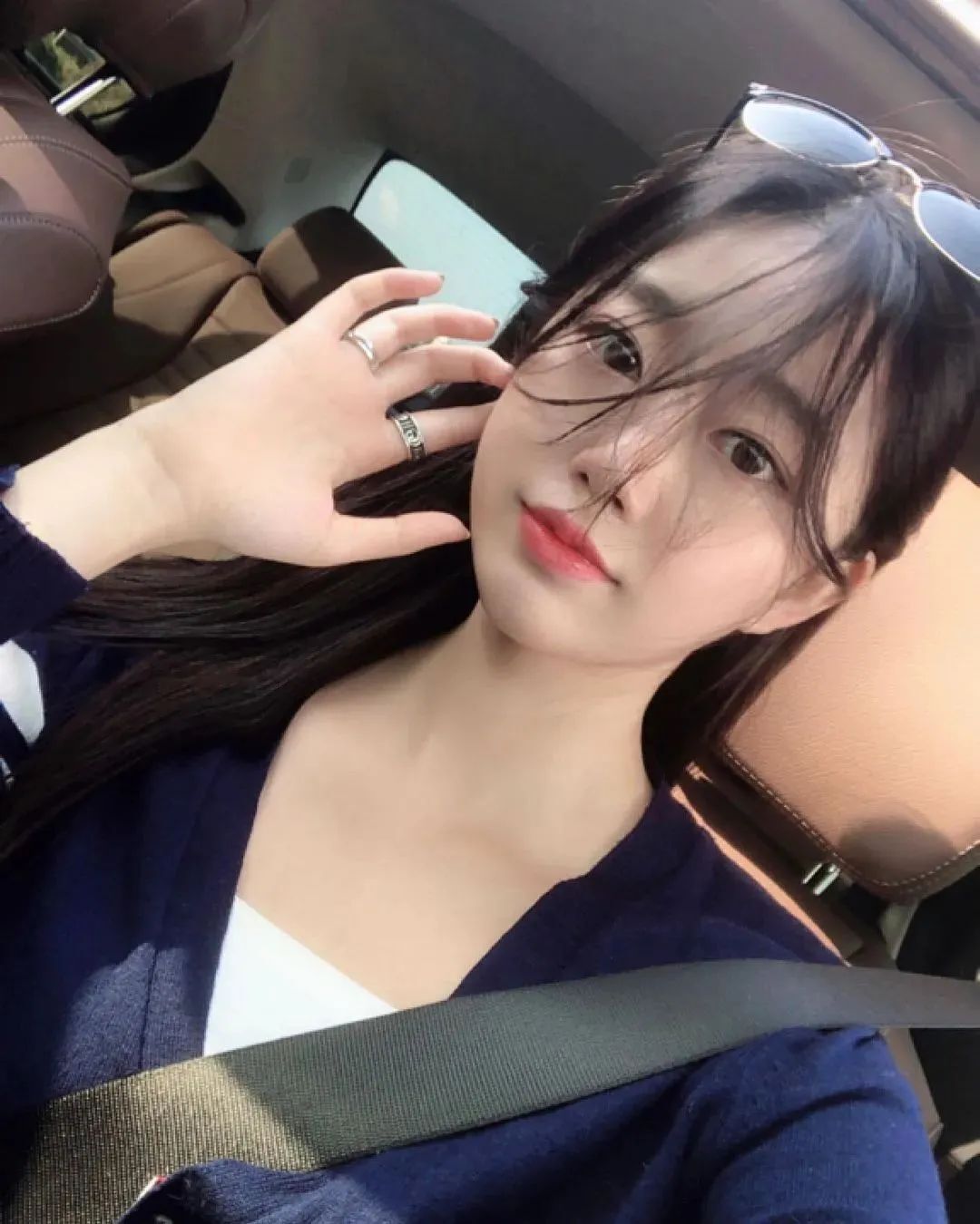 [仙女集]柳腰年纪好邵华，春盎双峰玉有芽