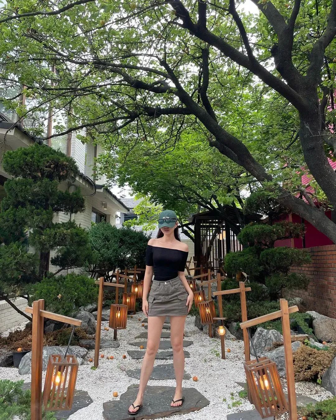 [仙女集]柳腰年纪好邵华，春盎双峰玉有芽