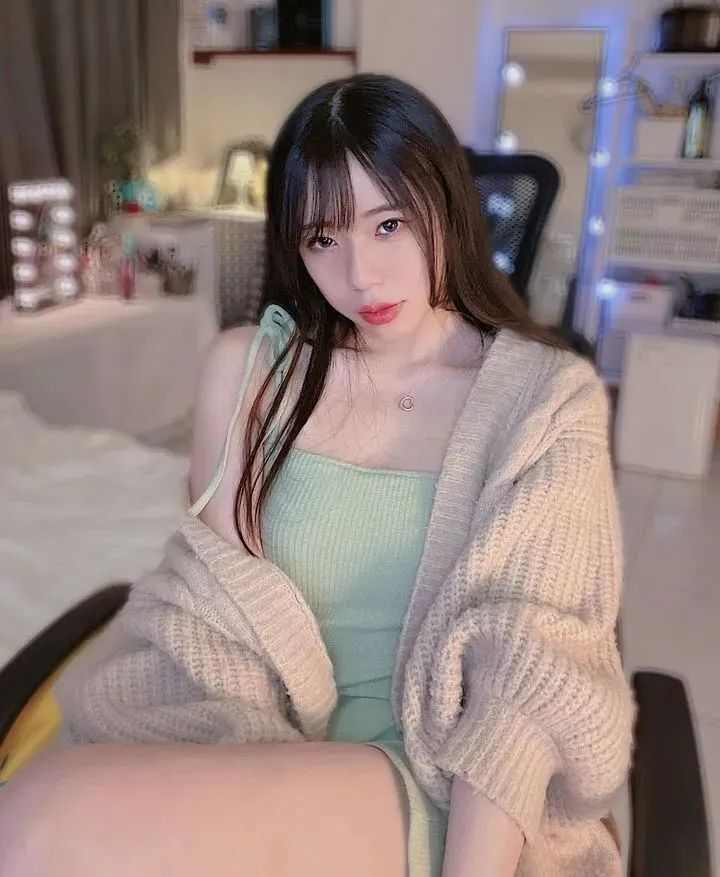 [仙女集]双眼秋波闪，酥胸玉兔颠，美艳若貂蝉