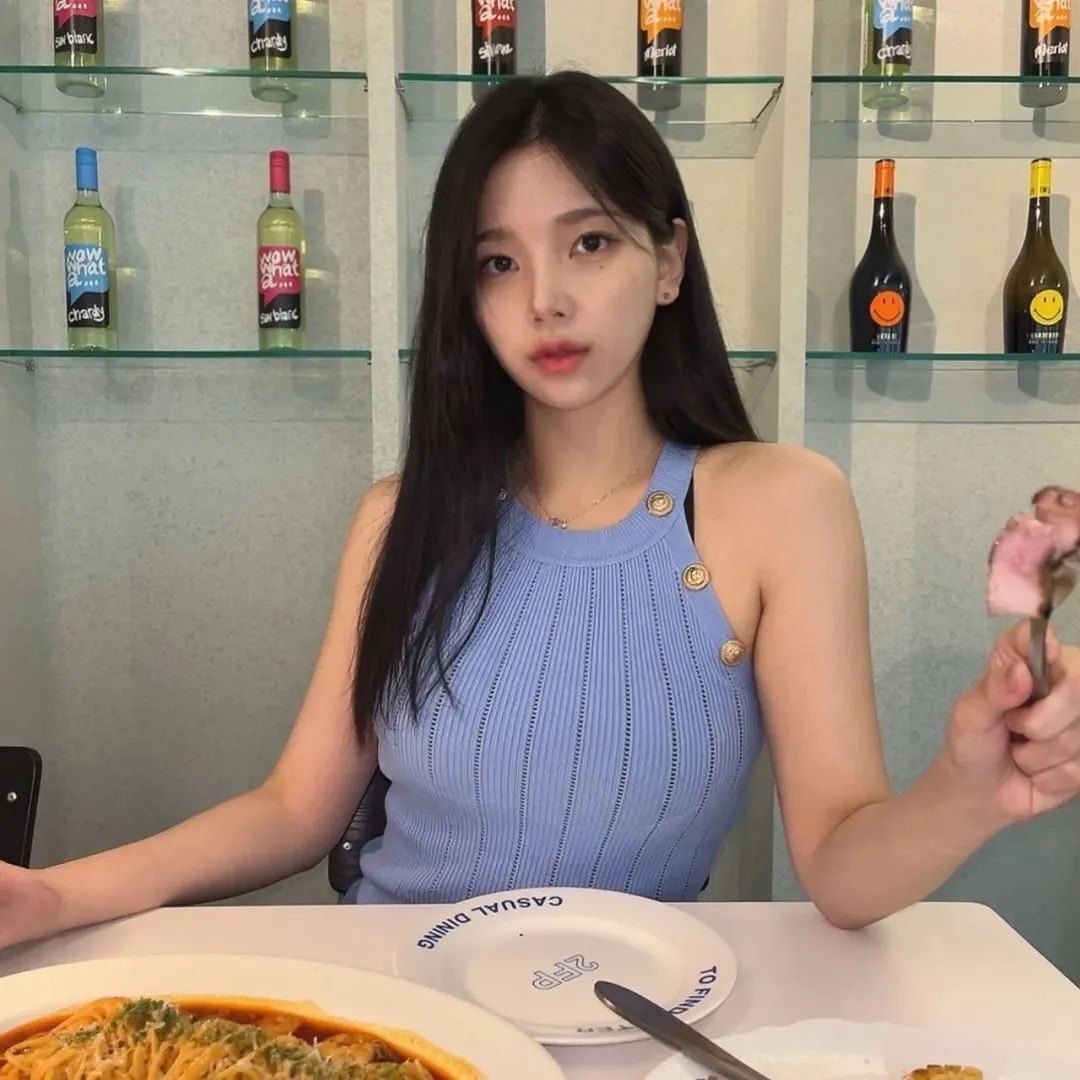 [仙女集]她腿又白又圆，像秋天莲藕