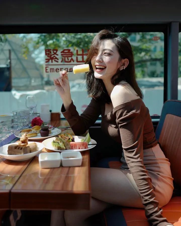 [仙女集]台妹倾国两相欢，常得君王带笑看
