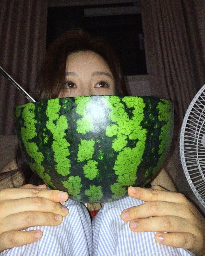 [仙女集]吃西瓜韩国美女，好纯好欲