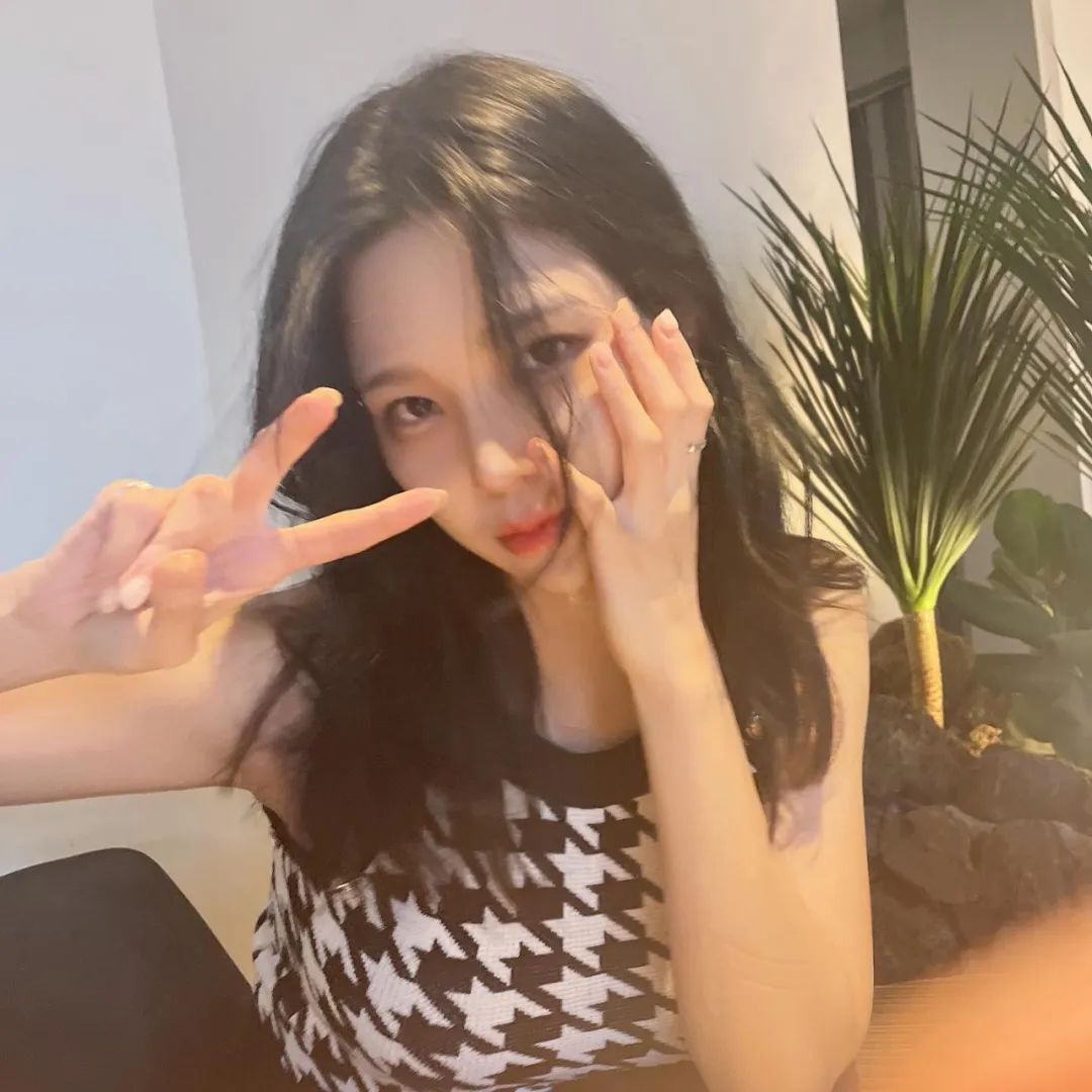 [仙女集]她还是那么喜欢秀腿！！