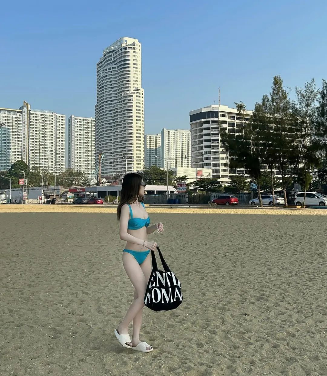 沙滩比基尼美女写真