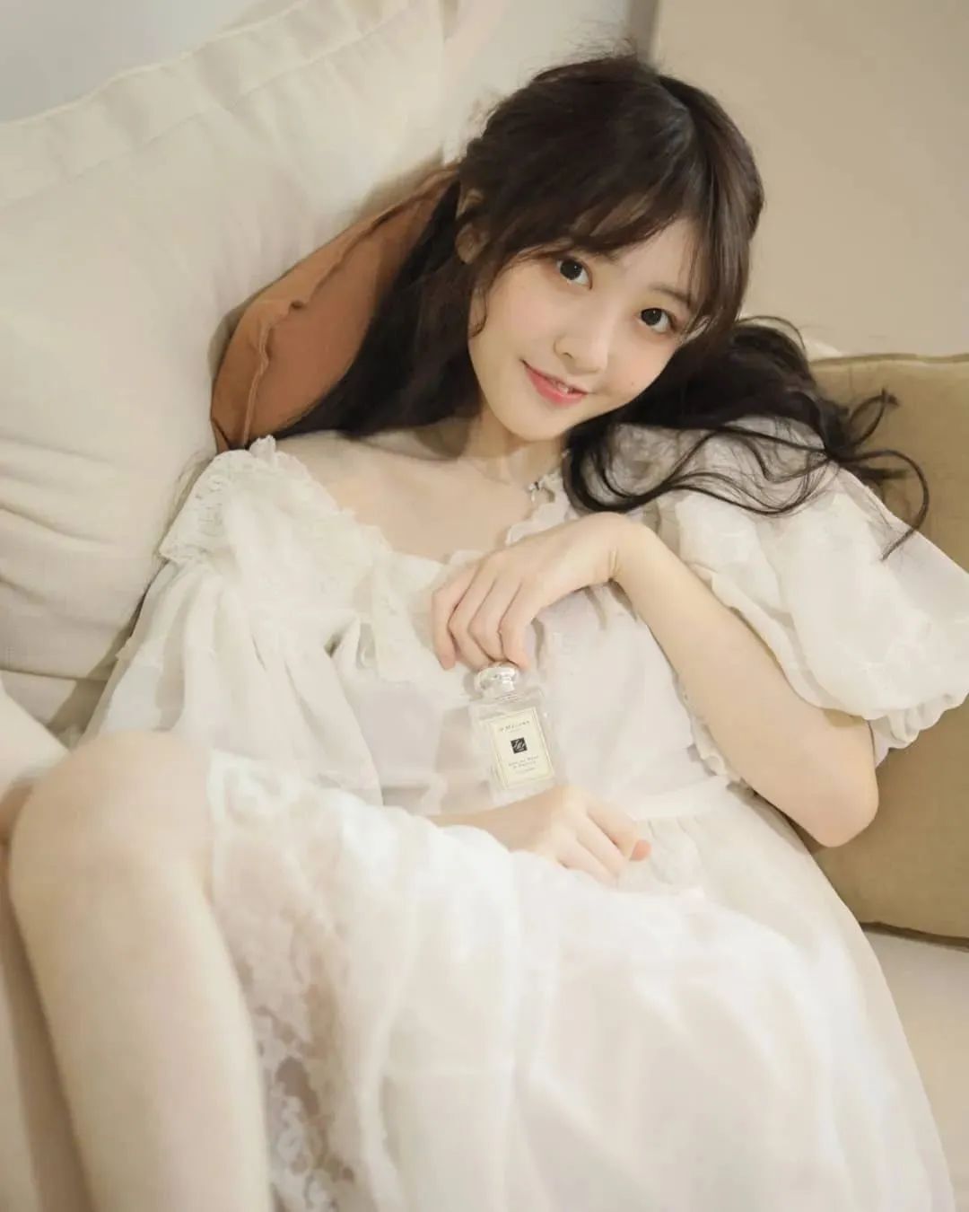 佘颖欣，网红界美女的颜值“天花板”
