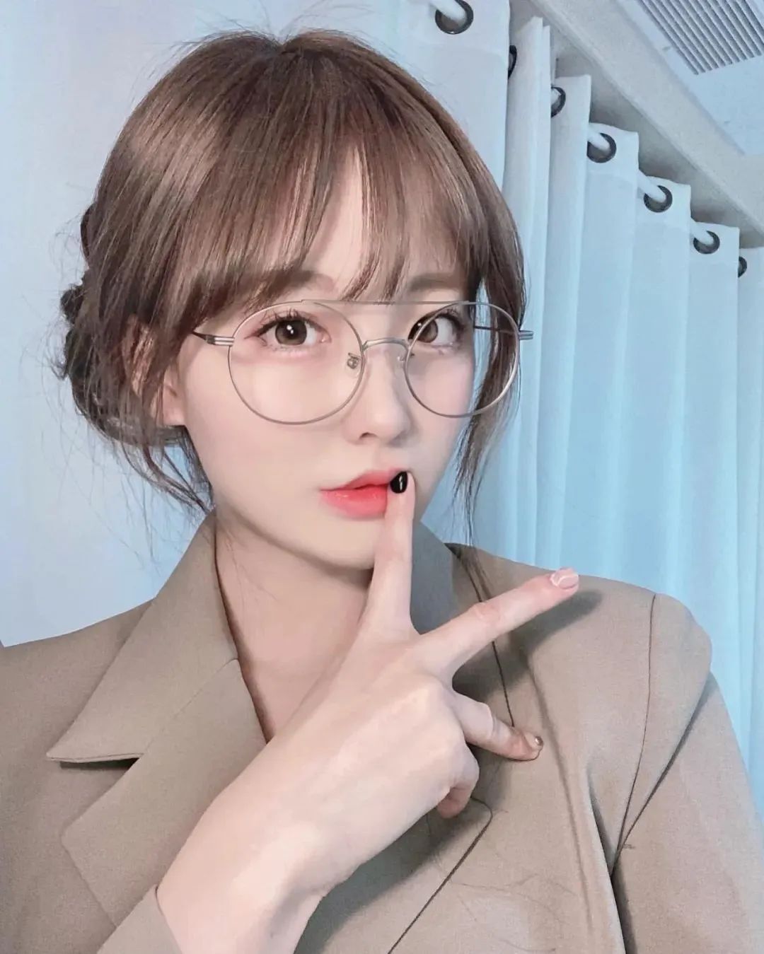 美女壁纸丨韩国邻家妹妹junghwa，甜美可人的小清新女神