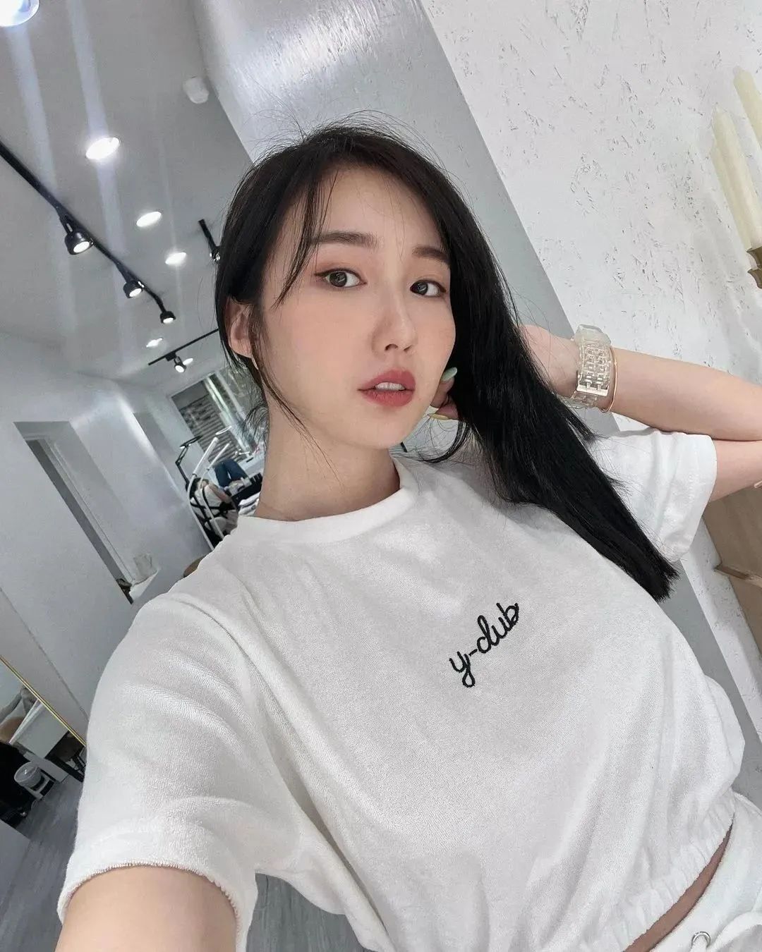 美女壁纸丨安柏，美艳动人的网红美女