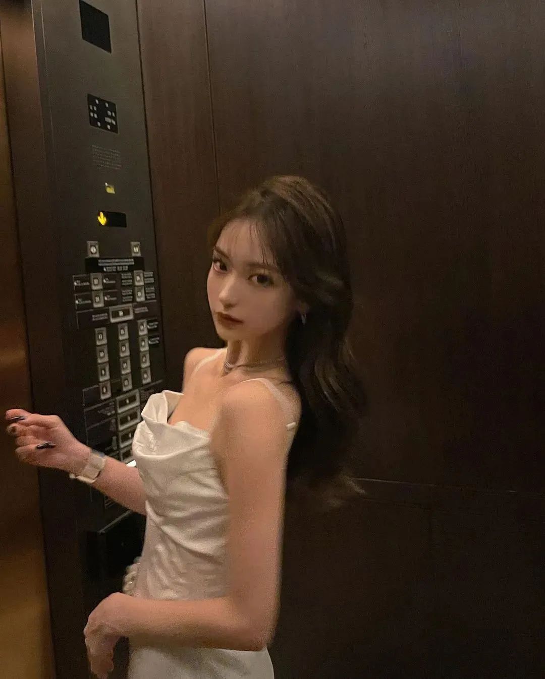 日本网红美女ayagram，又酷又飒的御姐范女神
