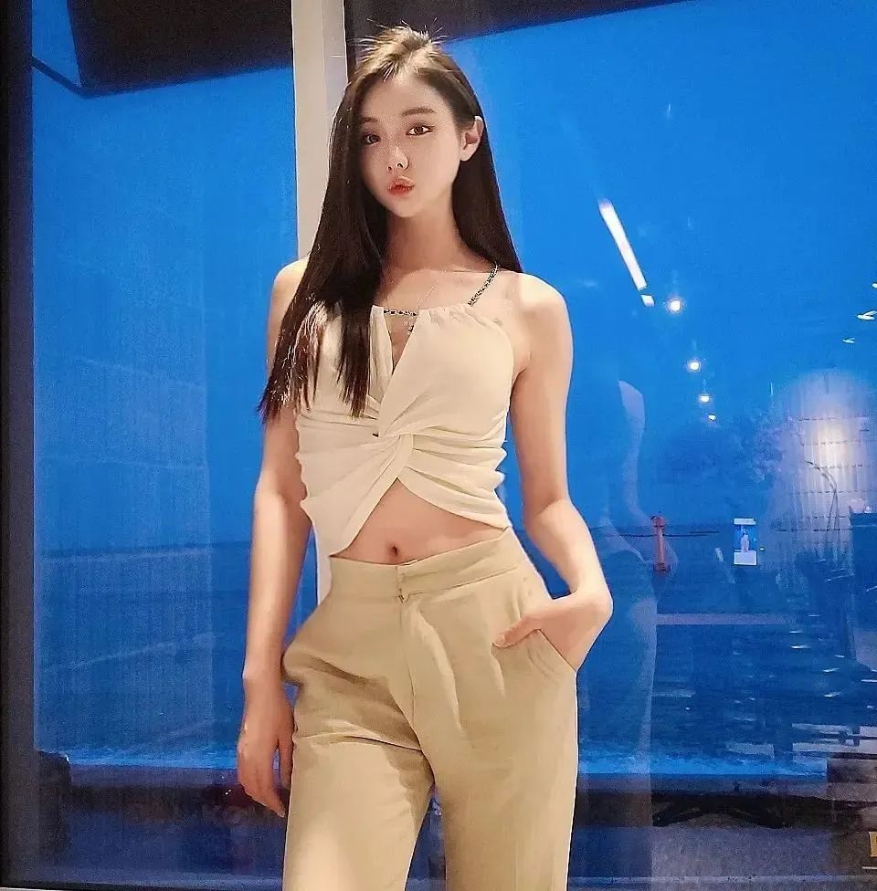 金瑞夏，甜美迷人的御姐范女神
