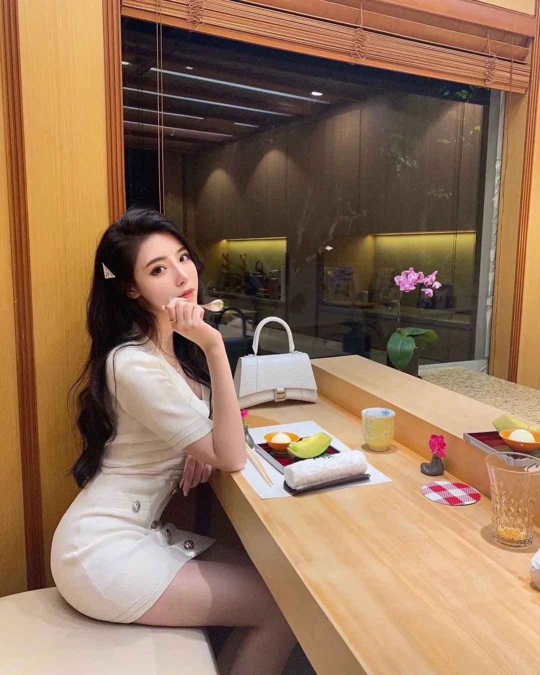 WHY，又甜又美的网红美女模特