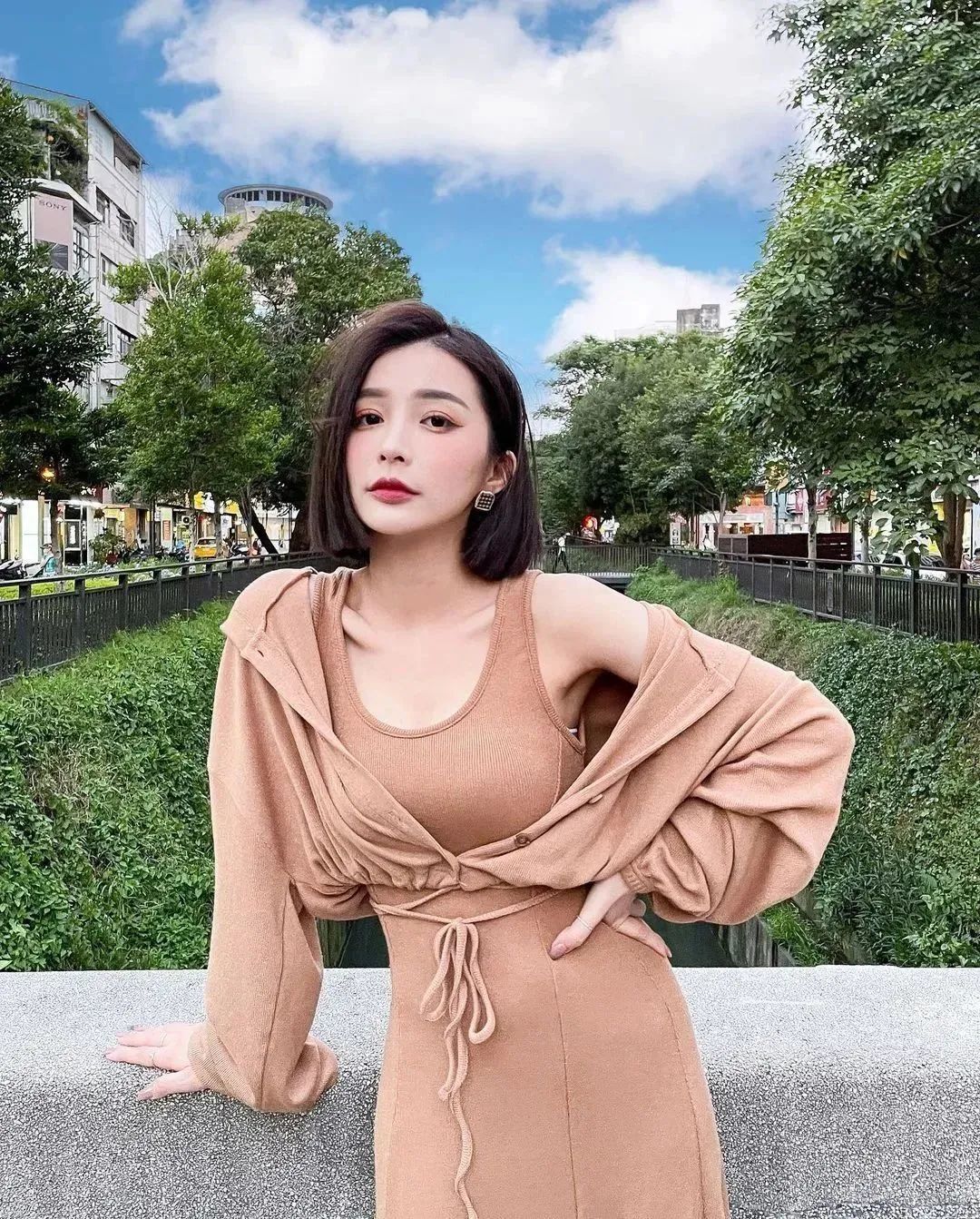 台湾网红简羽彤，清新甜美的气质女神
