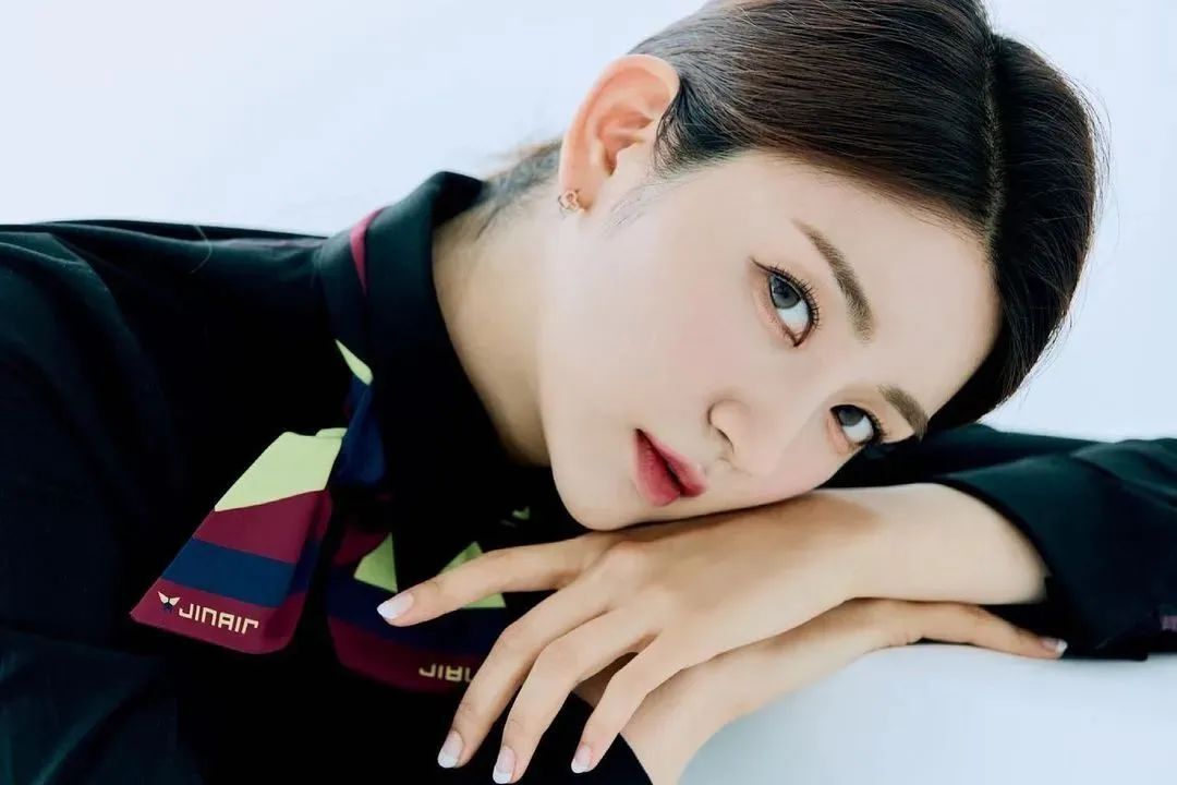 韩国空姐hanorikim，气质出众不输汤唯的网红美女