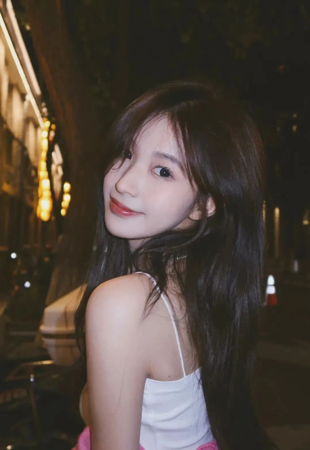 北影校花邓子怡，甜美迷人的00后小美女