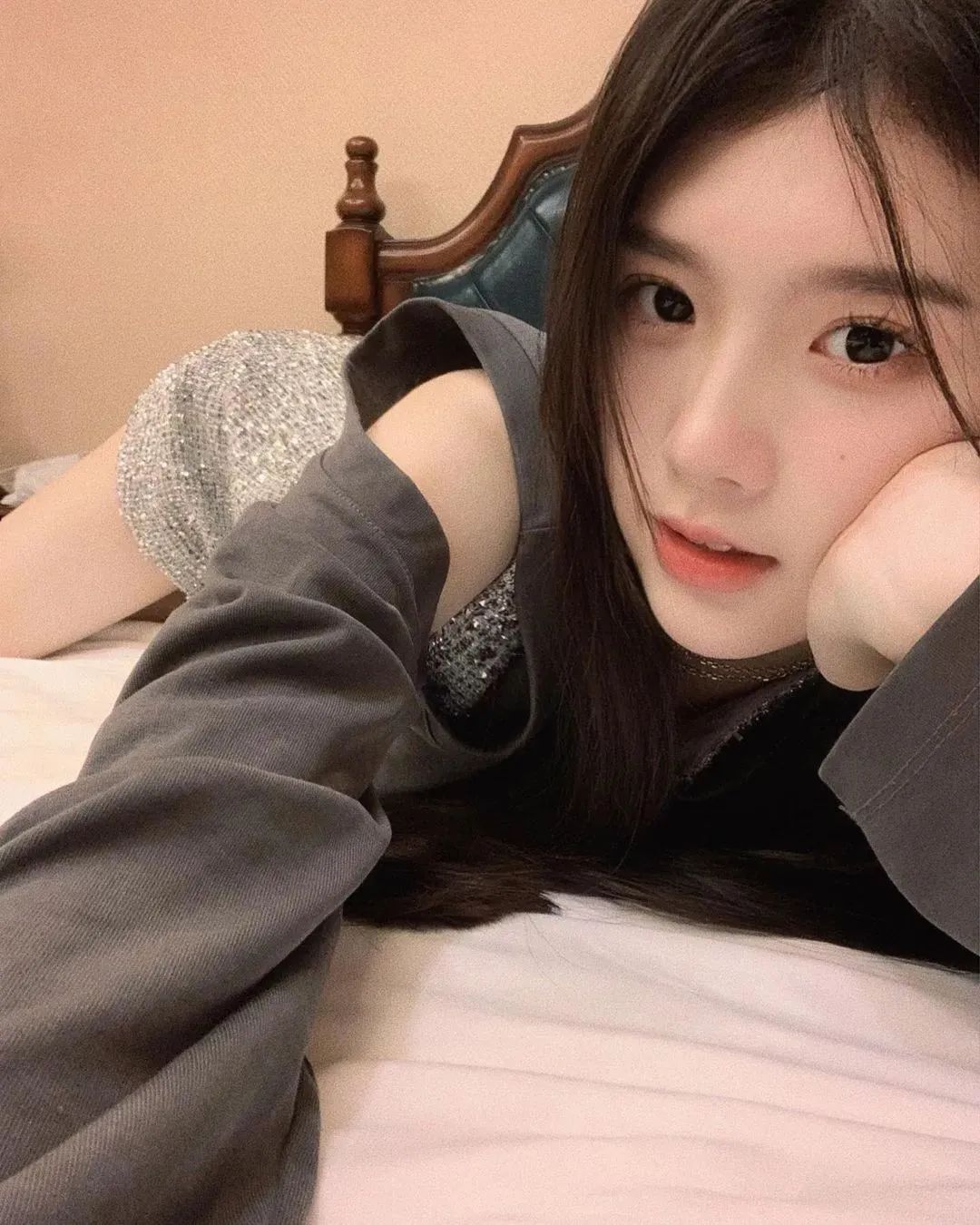 国产网红萧萧，甜美可人的颜值女神