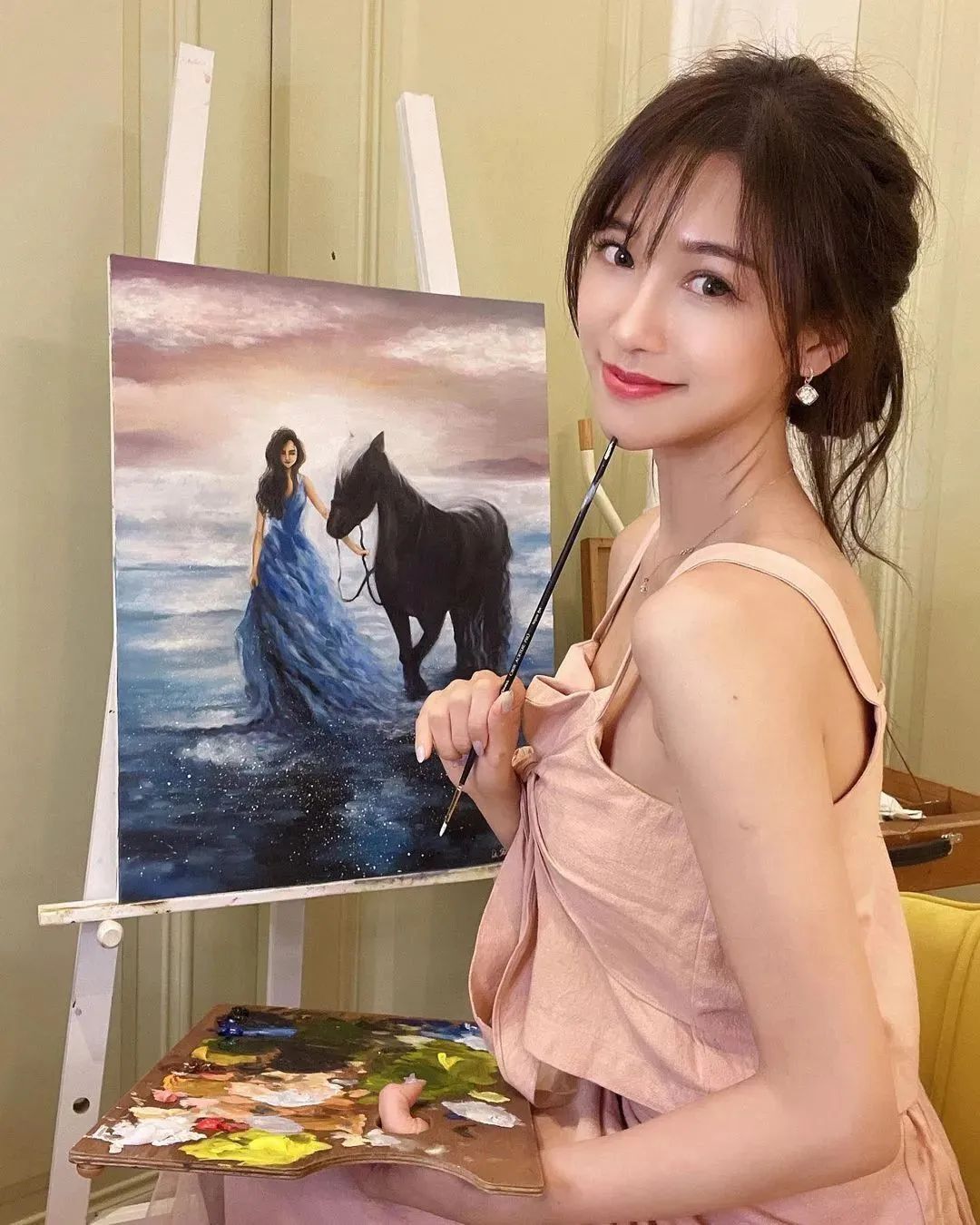 台湾网红杜衫衫，神似林志玲的甜美系女神