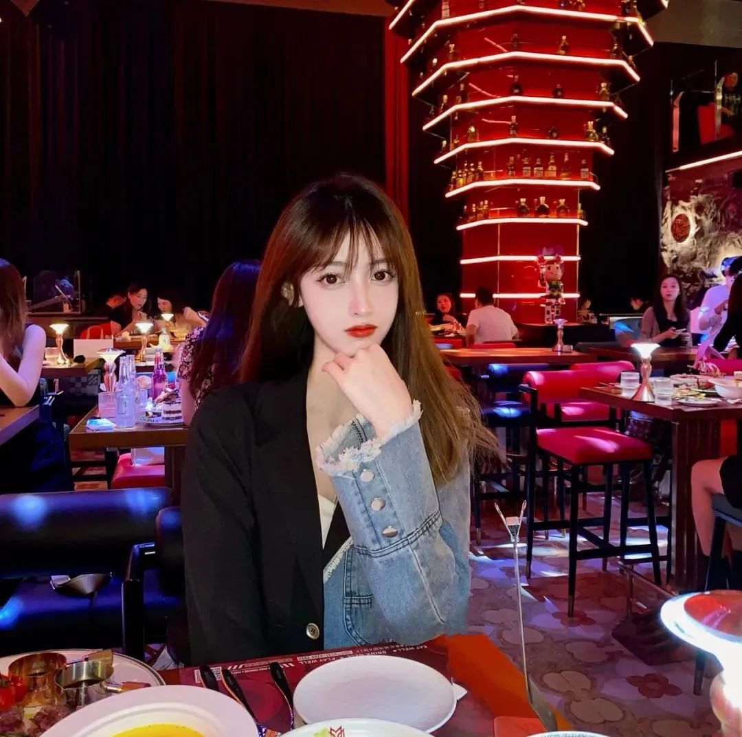 国产网红冰儿，甜美可爱的气质女神