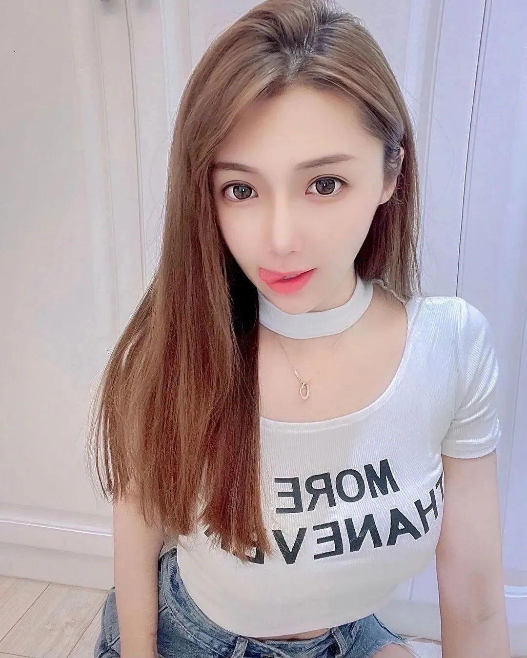 国产网红小芯，甜美指数爆表的气质女神