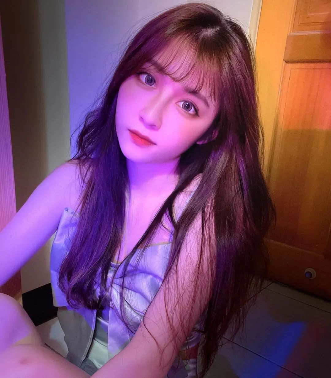 台湾网红enen0528，甜美迷人的阳光美少女
