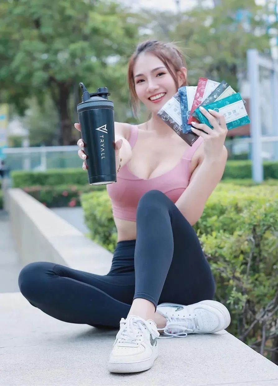 台湾网红茵茵，充满青春活力的美女模特