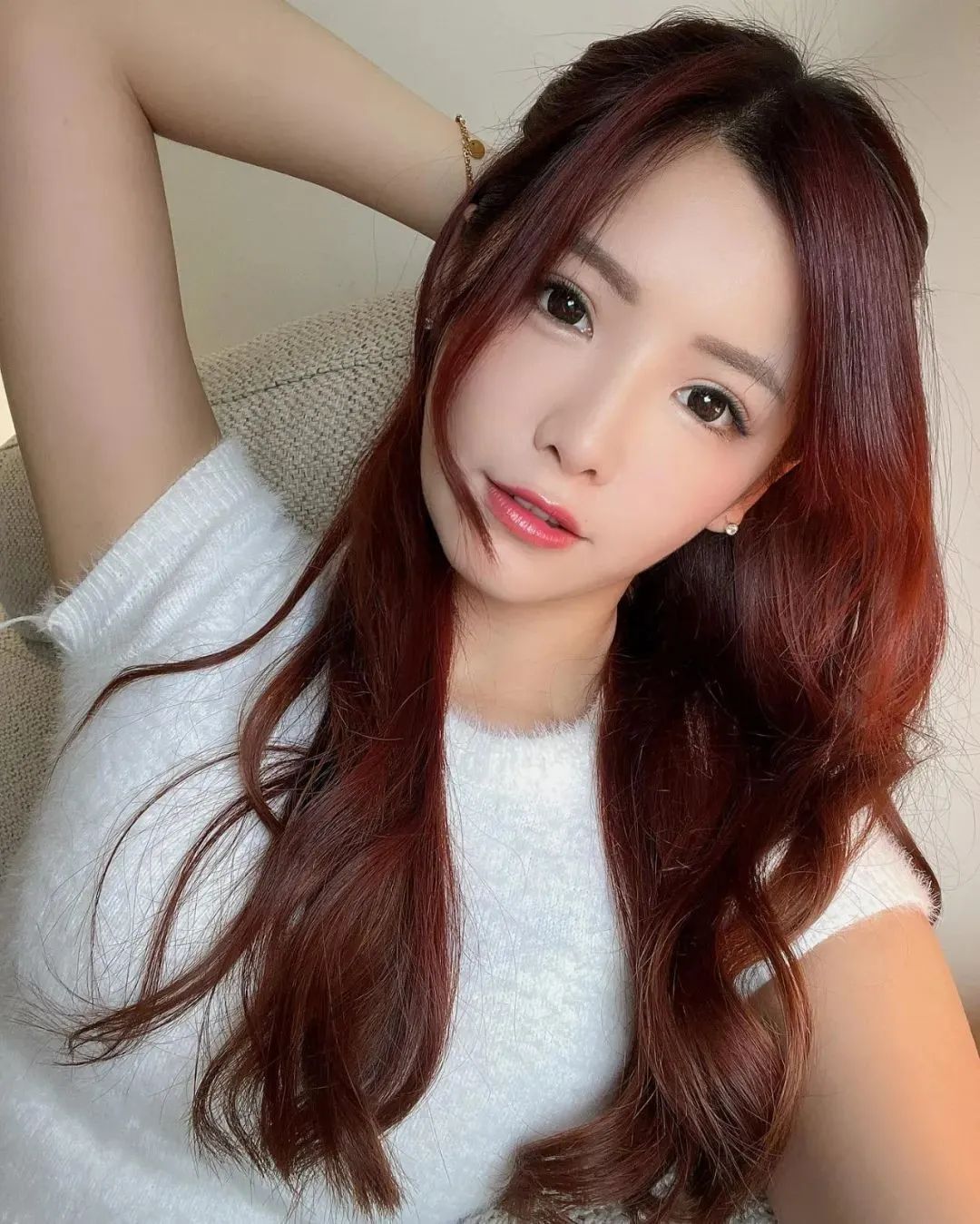 台湾网红李恩菲，甜美迷人的啦啦队女神