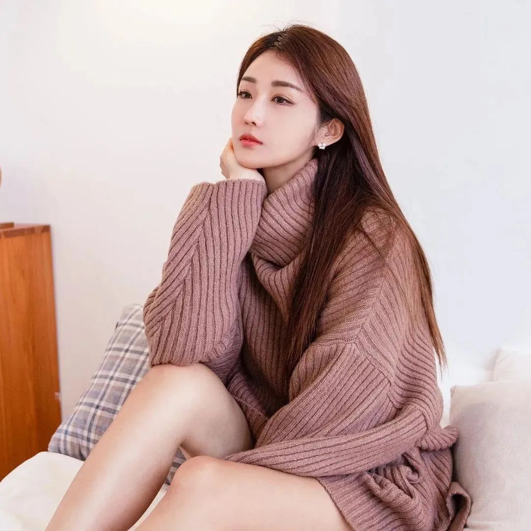 韩国最美车模柳多妍，至今单身未婚的她，32岁仍如少女