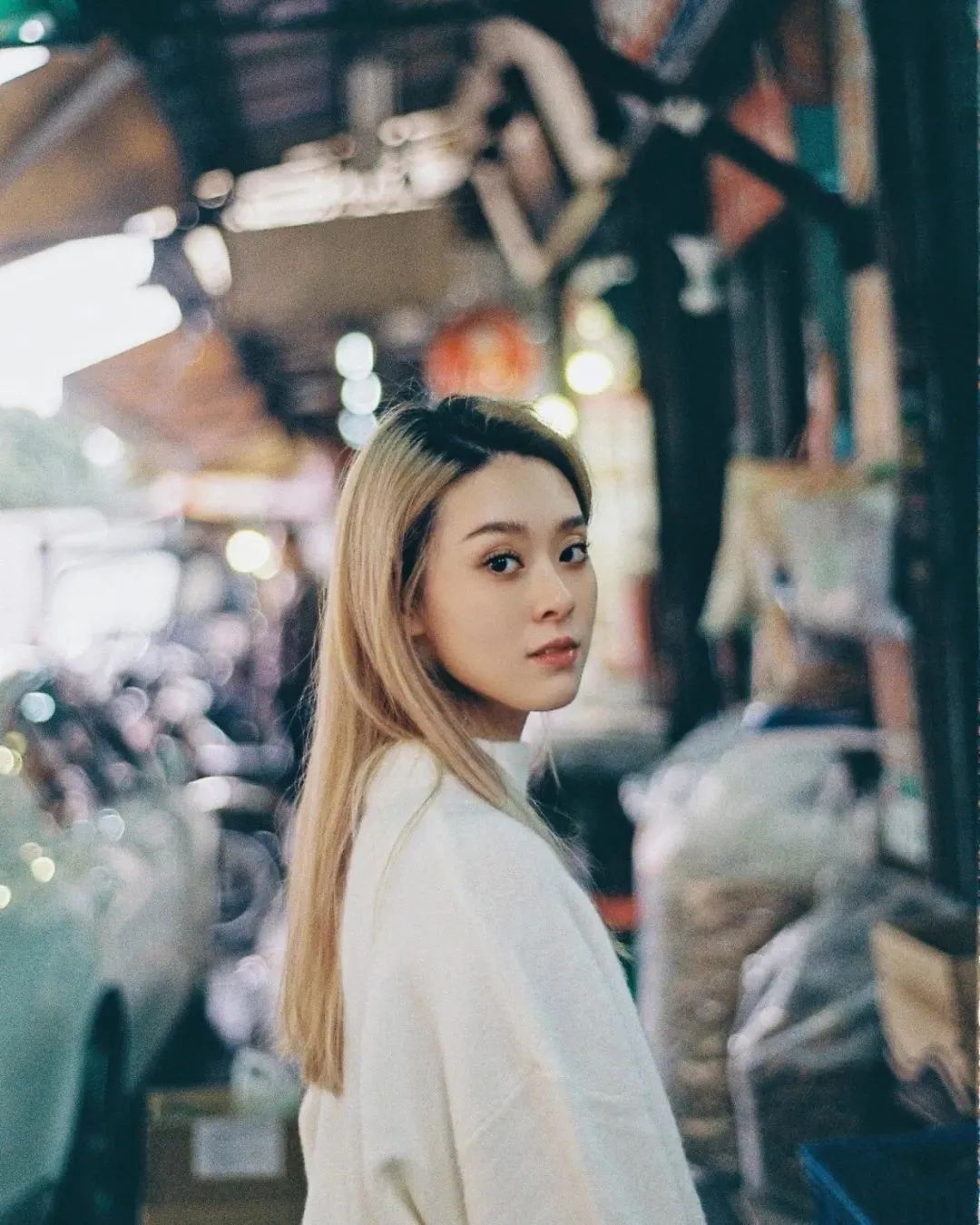台湾网红邱偲琹，拥有精致氛围感的美少女