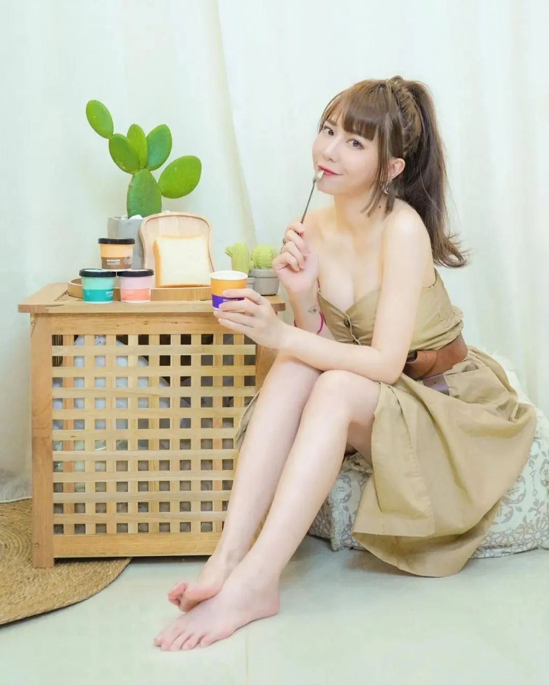 台湾网红董梓甯，甜美又性感的啦啦队女神