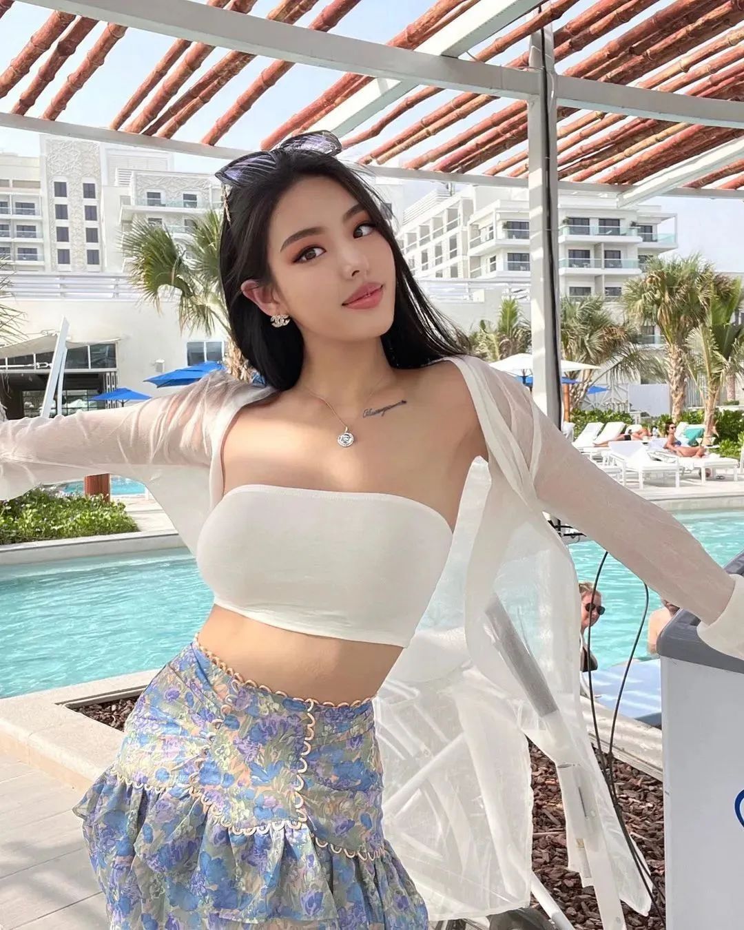 韩国网红ulael，颜值出众的高冷女神